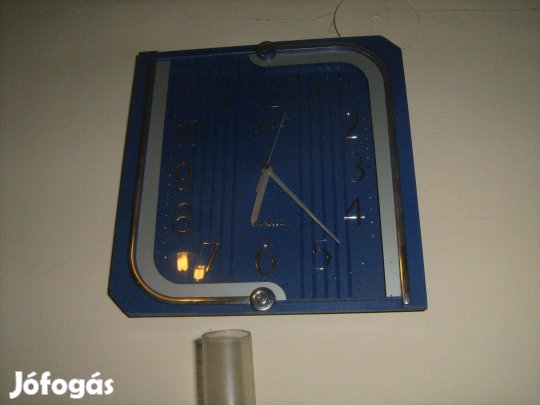 3 különböző retro elemes falióra