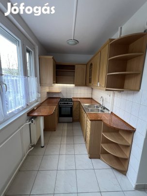 3 különnyíló szobás panellakás kiadó Szigetszentmiklós központjában