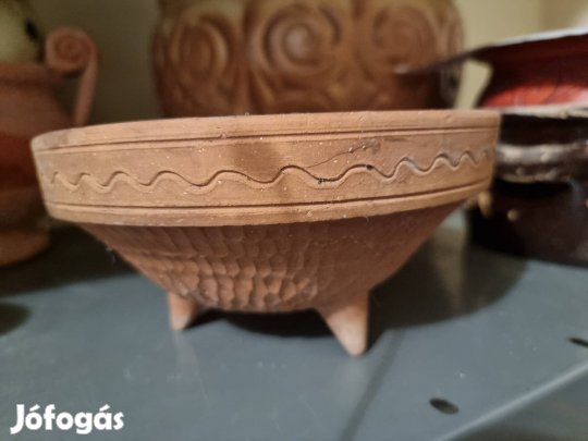 3 lábú 23cm átmérőjű cserep tál hibátlan 