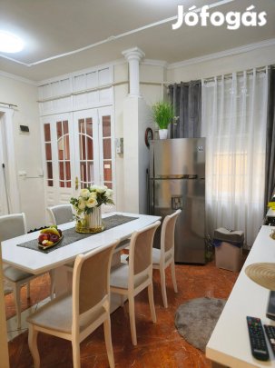 3 lakásos családi ház hatalmas telken, akár befektetésre is