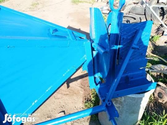 3 mázsás sószóró eladó jó állapotban 