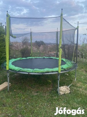 3 méteres trambulin Kenesén
