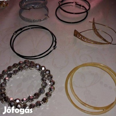 3 pár karika fülbevaló+ karkotok+1 pár ajándék