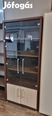 3 polcos 2 ajtós vitrines üveg ajtósszekrény