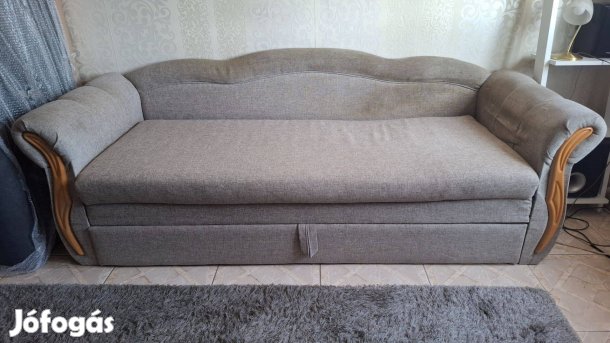 3 személyes kinyitható kanapé