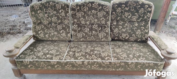 3 szemelyes masszív retró kanape