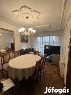 3 szintes családi ház alacsony rezsivel a Veres Péter utca közelében