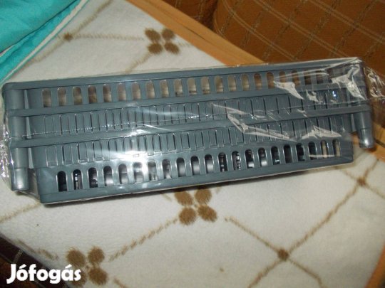 3 szintes tároló polc /d