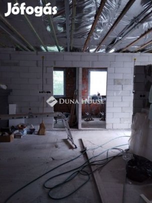 3 szoba+amerikai konyhás tégla építésű ház eladó!