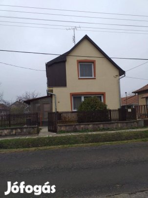 3 szobás 2 szintes ház Mezőtúron eladó