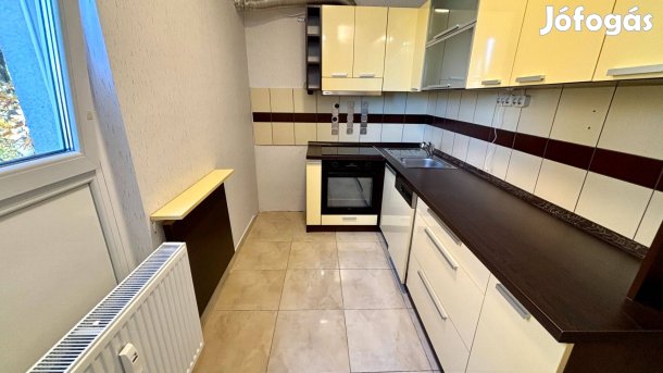3 szobás, erkélyes, szép állapotú lakás fiataloknak!