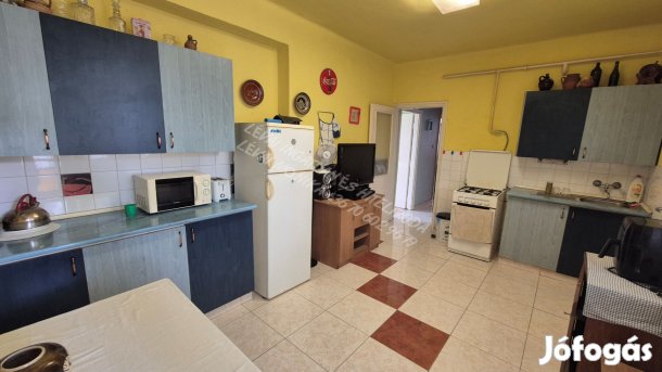 3 szobás, erkélyes lakás eladó BÉKÉS Belvárosában