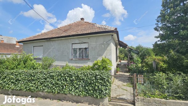 3 szobás, felújítandó, falusi csok-ra megfelelő családi ház eladó