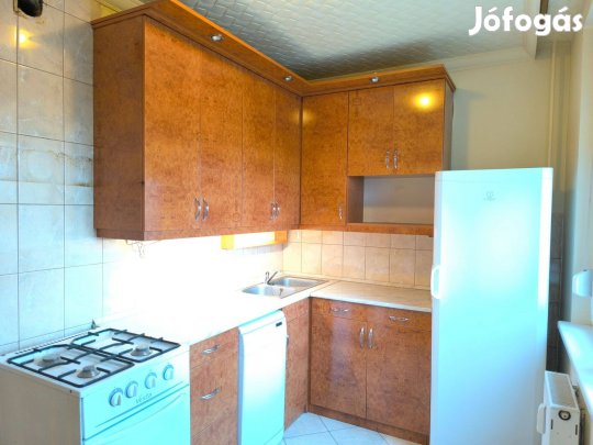 3 szobás erkélyes felújított lakás az Avason