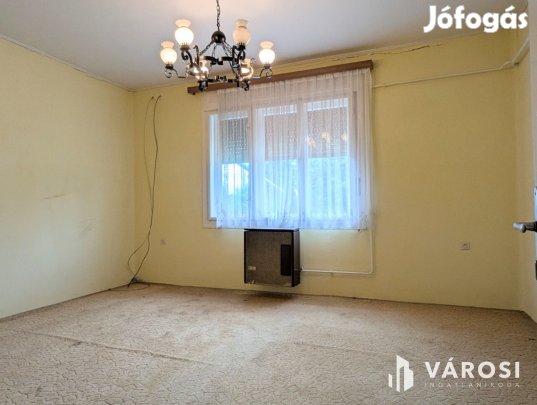 3 szobás nagy konyhás téglaház kisvárosban!