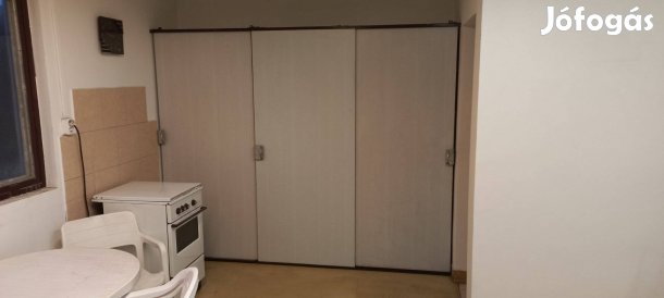 3 tolóajtós műhelyszekrény