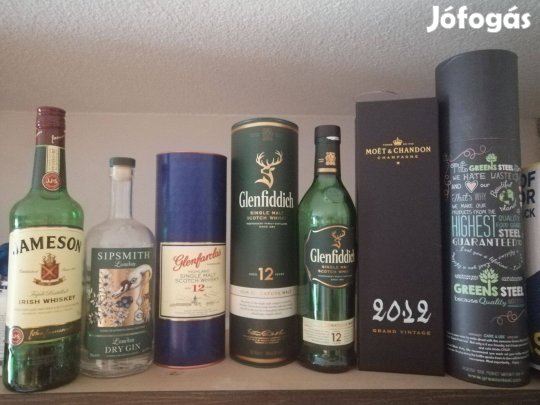 3 üveg italos palack +6 díszdoboz hibátlan állapot,külön is!szett ár!