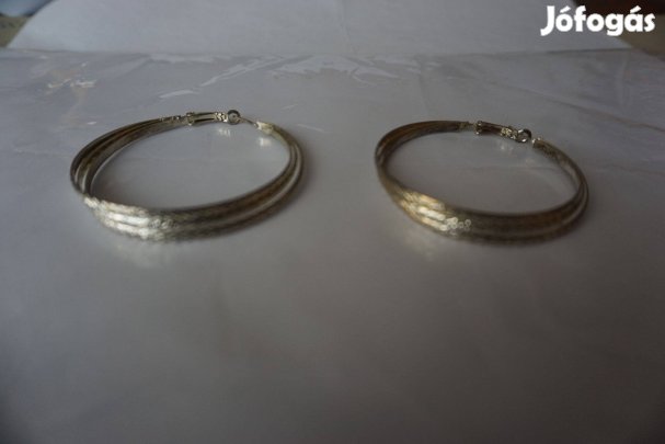 3 viágos sárga fém karika összefogva xxx mintázattal fülbevaló eladó