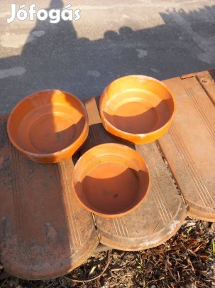 3db kerámia virágtartó egybe mindegyik átm 20cm