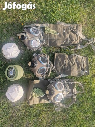 3db régi katonai gázmaszk egyben, maszk, retró