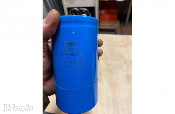 400VDC, 9200uF elkók eladók. 22 gyártásuak