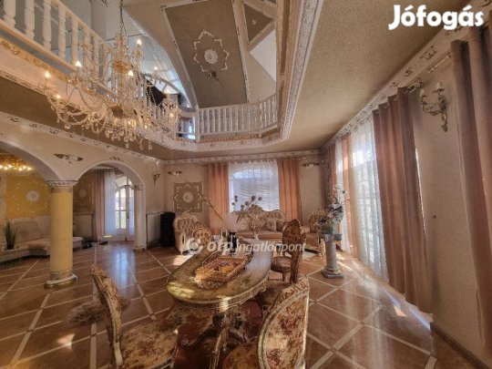 400 nm-es ház eladó Érd