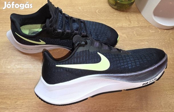 40,5-es Nike Zoom Pegasus37 női sportcipő