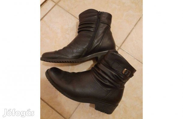40 Alig viselt női bőr csizma újszerű széles lábra