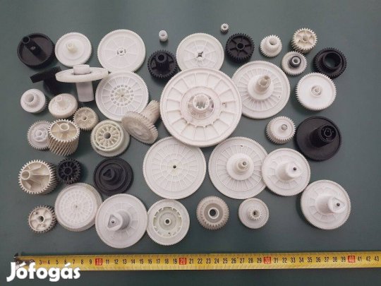 40 darab ferde fogazású fogaskerék