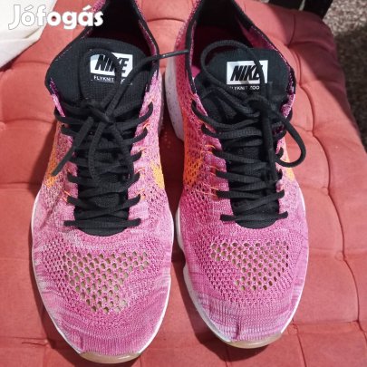 40-es Nike puha kényelmes sportcipő