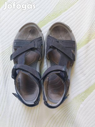 40-es Quechua szandál