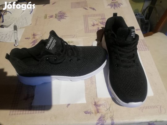 40_es, fekete szellős, puha női cipő