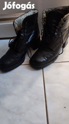 40-es bőr női bakancs eladó Zuglóban