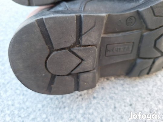 40-es férfi bakancs 