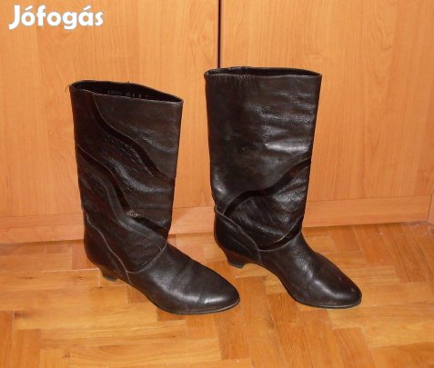 40-es méretű női bőrcsizma - 1000 Ft