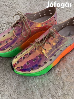 40-es platform színes cipö