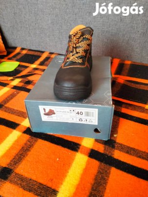 40 es új acélbetétes bakancs