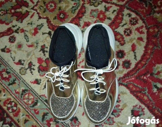 40-es újszerű, divatos átmeneti sportcipő, olcsón