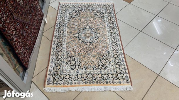4103 Kasmíri hernyóselyem Isfahan kézi perzsa szőnyeg 75X125CM