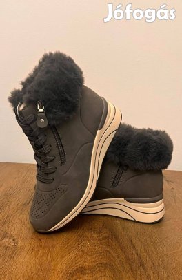 41-es Új! Wonder Walk bélelt cipő