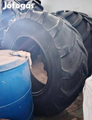 420/85 R30/16.9 R30 gumi