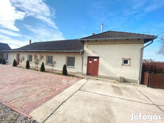 426 nm-es ház eladó Tiszafüred