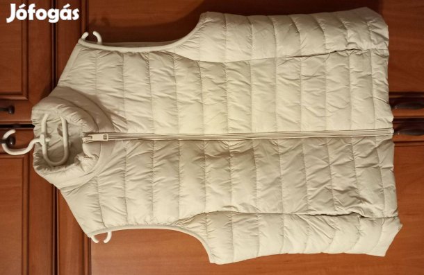 42-es bézs mellény