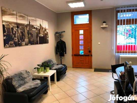 42 m2 földszinti önálló üzlet/iroda