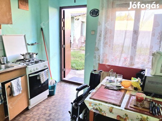 42 nm-es lakás eladó Komárom
