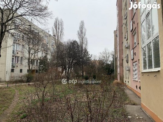 42 nm-es lakás eladó Szolnok