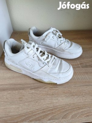 43-as fehér bőr férfi sportcipő Dorko