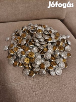 448 db katonai (tüzérségi) gomb