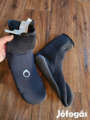 44/45-ös Subea búvárcsizma, búvárcipő, búvárzokni