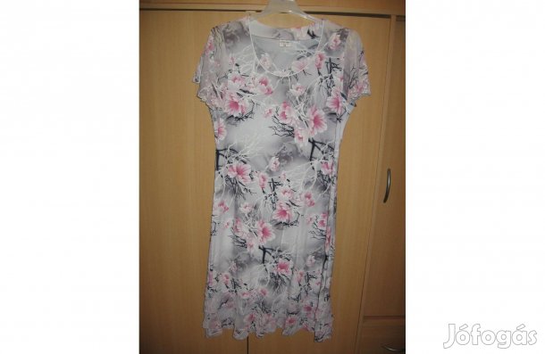44-es, mintás, könnyű, csinos, nyári ruha